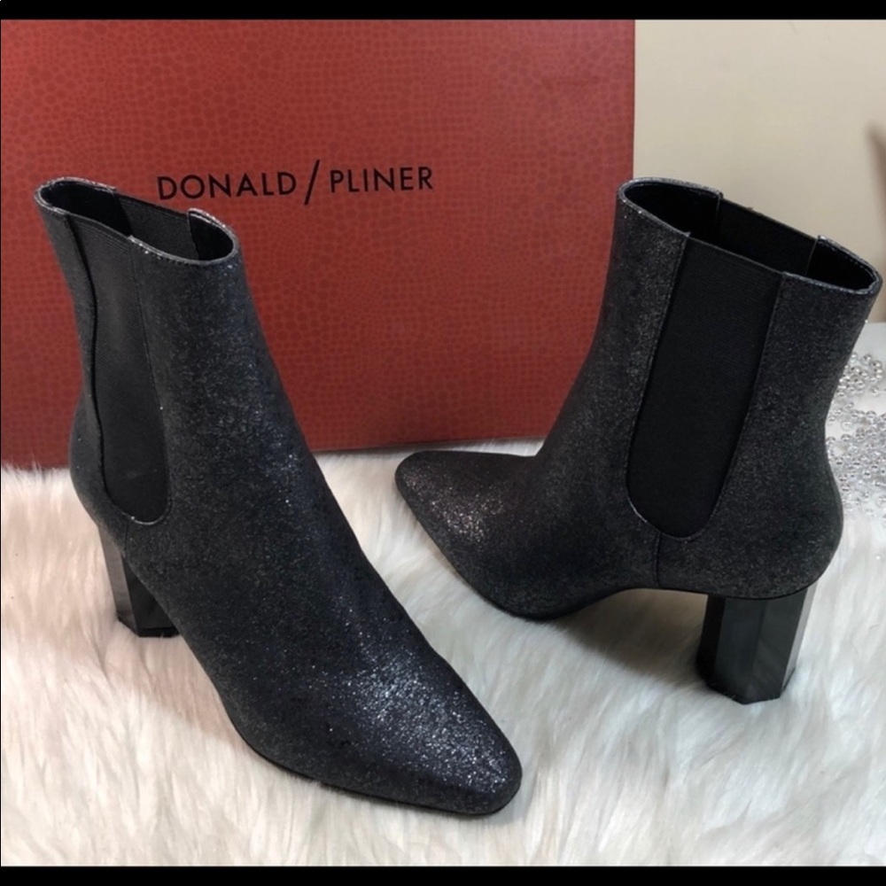 BNWT & NO BOX*…Donald Pliner